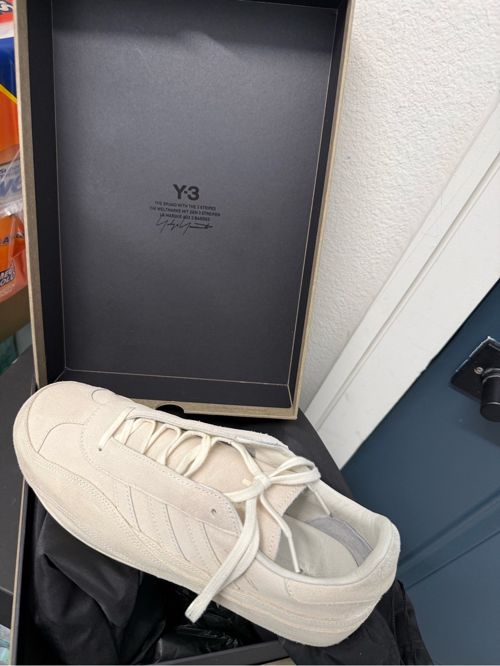 Adidas Y3 Gazelle Collaboration Sold Out in Stores
Cream Suede Low-Top Sneaker - Picture 4 of 7